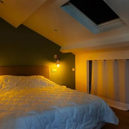 T2 Lumineux 12e Apartment